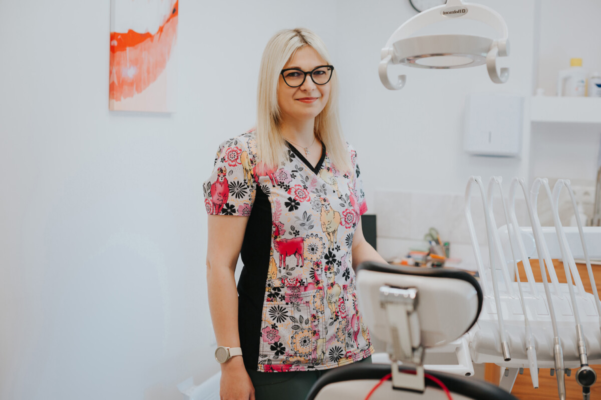 Irina Janpavle — zobu higiēniste, klīnika Dentella