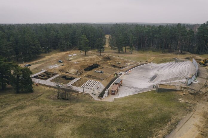DJI_0179 Labiekārtošanas darbi Stropu estrādē Daugavpilī. 2025. gada 12. marts. Foto: Jevgeņijs Ratkovs