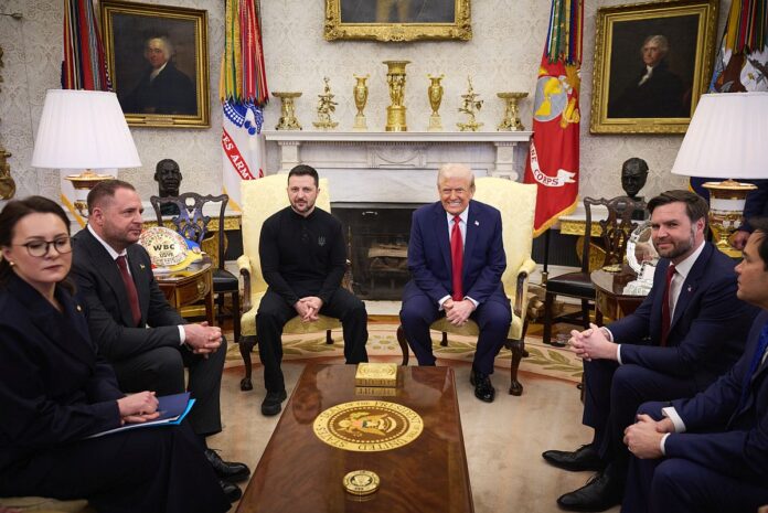 tramps zelenskis ASV prezidenta Donalda Trampa un Ukrainas prezidenta Volodimira Zelenska preses konference Baltā nama Ovālajā kabinetā. Foto: Ukrainas prezidenta kanceleja
