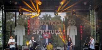 Ūga, Daugavpils Tumšzilais un citi — latgaliešu mūzikas festivāls “Muzykys Skrytuļs” 19. jūlijā atgriežas Līksnā Latgaliešu mūzikas festivāls "Muzykys Skrytuļs" Līksnā. 2018. gads. Foto: Olga Kuzmina