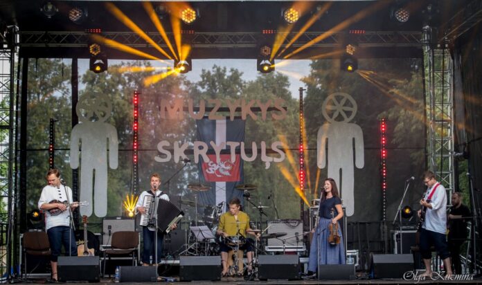 37194735_1718439554920562_4167877620278493184_n Latgaliešu mūzikas festivāls "Muzykys Skrytuļs" Līksnā. 2018. gads. Foto: Olga Kuzmina
