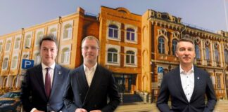 Daugavpils domes priekšsēdētāja vietnieks Igors Prelatovs, domes priekšsēdētājs Andrejs Elksniņš un domes deputāts Igors Aleksejevs. Chayka.lv kolāža