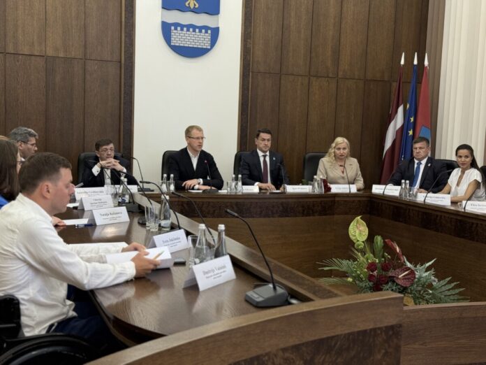 Daugavpils valstspilsētas pašvaldības domes sēde. 2025. gada 1. jūlijs. Foto: Anna Luīze Ruskule / Chayka.lv Daugavpils valstspilsētas pašvaldības domes sēde. 2025. gada 1. jūlijs. Foto: Anna Luīze Ruskule / Chayka.lv