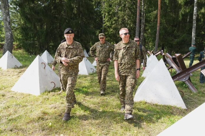 Valsts prezidents Edgars Rinkēvičs apmeklē Latvijas austrumu robežu. Foto: Ilmārs Znotiņš / Valsts prezidenta kanceleja Valsts prezidents Edgars Rinkēvičs apmeklē Latvijas austrumu robežu. Foto: Ilmārs Znotiņš / Valsts prezidenta kanceleja