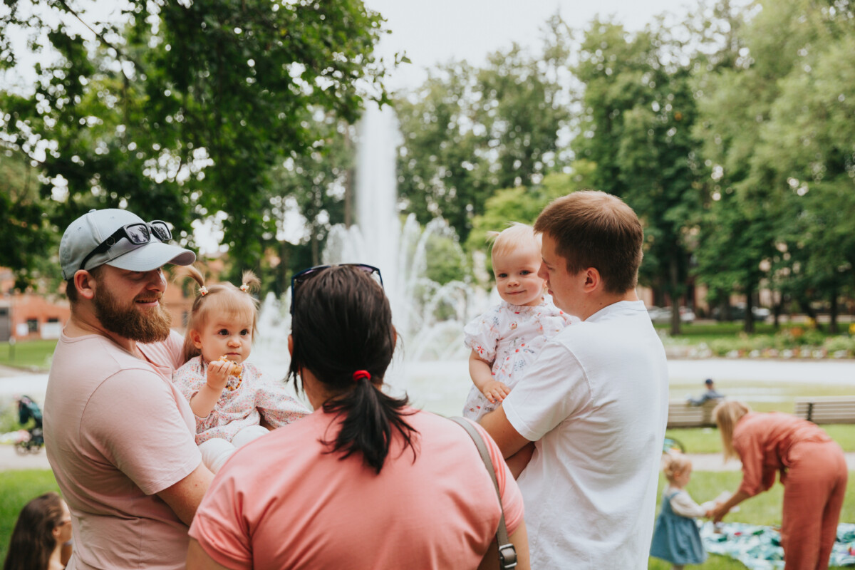 Zīdīšanas atbalsta gājiens Daugavpilī. 2025. gada 2. augusts. Foto: Irina Maskaļenko
