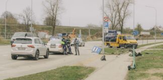 Traģiskā avārija pie “KSenukai” Daugavpilī laupa divu cilvēku dzīvības. 2024. gada 8. aprīlis. Foto: Jevgeņijs Ratkovs