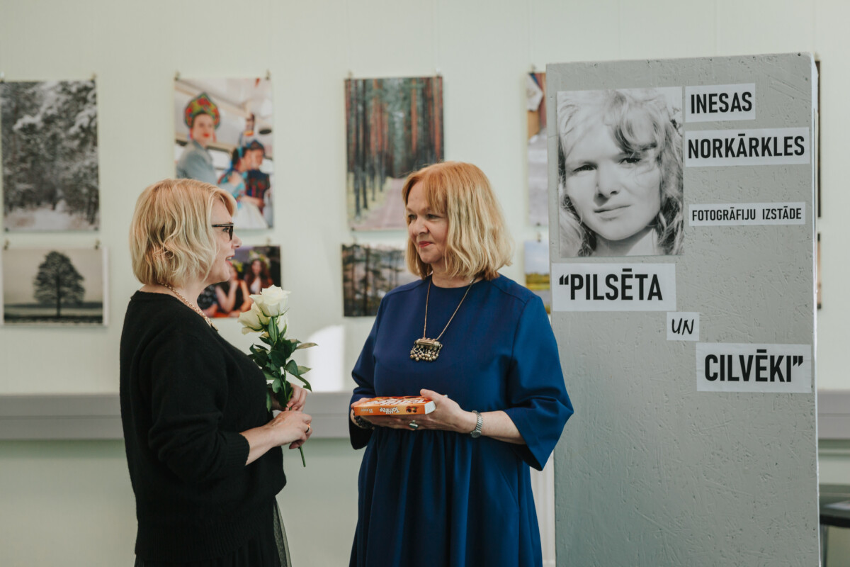 Inesas Norkarkles fotoizstādes atklāšana. Daugavpils, Krievu kultūras centrs. 2025. gada 19. septembris. Foto: Irina Maskaļenko