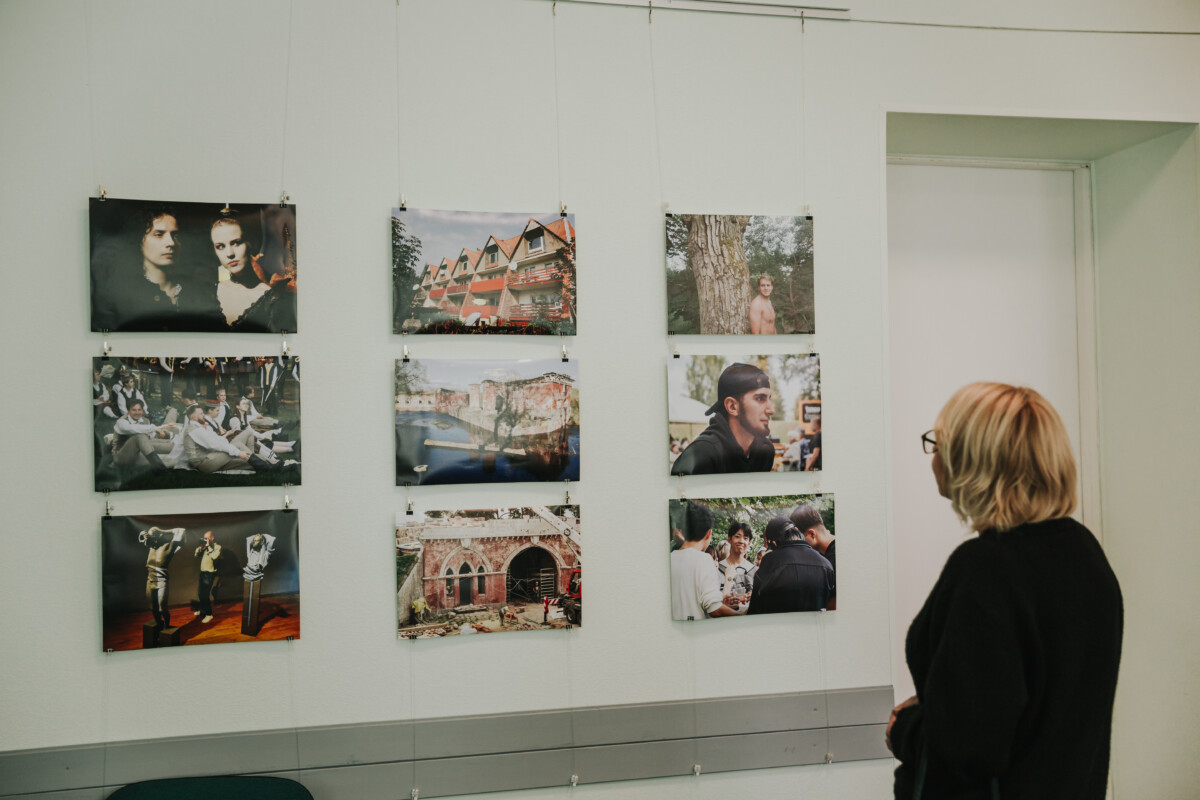 Inesas Norkarkles fotoizstādes atklāšana. Daugavpils, Krievu kultūras centrs. 2025. gada 19. septembris. Foto: Irina Maskaļenko