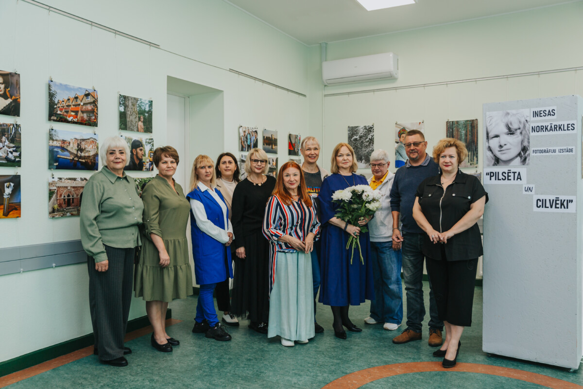 Inesas Norkarkles fotoizstādes atklāšana. Daugavpils, Krievu kultūras centrs. 2025. gada 19. septembris. Foto: Irina Maskaļenko