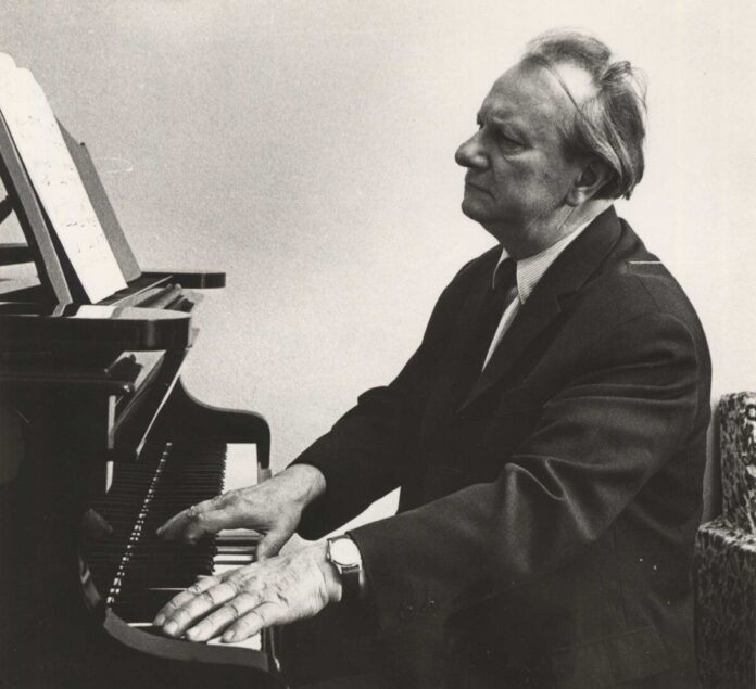 Jānis Ivanovs. Rīga, 20. gs. 60.–70. gadi. Fotogrāfs nezināms. Avots: Latvijas Universitātes Akadēmiskā bibliotēka / Nacionālā Enciklopēdija