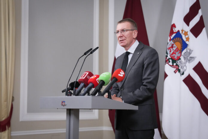 Valsts prezidents Edgars Rinkēvičs paudis savu nostāju par Saeimas 2025. gada 30. oktobrī pieņemto likumu “Par Latvijas izstāšanos no Eiropas Padomes Konvencijas par vardarbības pret sievietēm un vardarbības ģimenē novēršanu un apkarošanu". Foto: Ilmārs Znotiņš, Valsts prezidenta kanceleja.