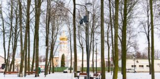 Gajokā pabeigta skvēra pārbūve: jauni celiņi, soliņi un apgaismojums ar videonovērošanu. Foto: Margarita Vigule/ Daugavpils valstspilsētas pašvaldība