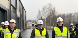 VARAM ministrs Raimonds Čudars apmeklē ALTOP industriālo parku. Foto: Anna Kusiņa / Chayka.lv