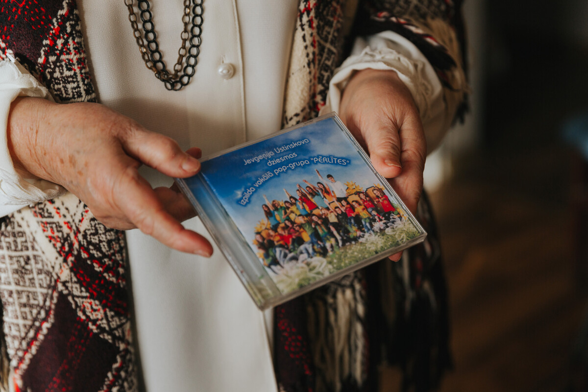 Disks ar dziesmām Lidijas Vasaraudzes dzejai. Foto: Irina Maskaļenko