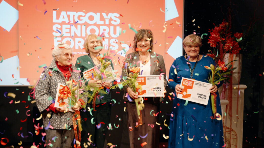 senioru-balva-25 (2) “Latgales senioru balvas 2025” laureāti: Maruta Latkovska, Inguna Badūne, Ināra Groce un Sandra Palma. Latgales senioru forums. 2025. gada 12. decembris. Foto: Ivars Utināns / New East