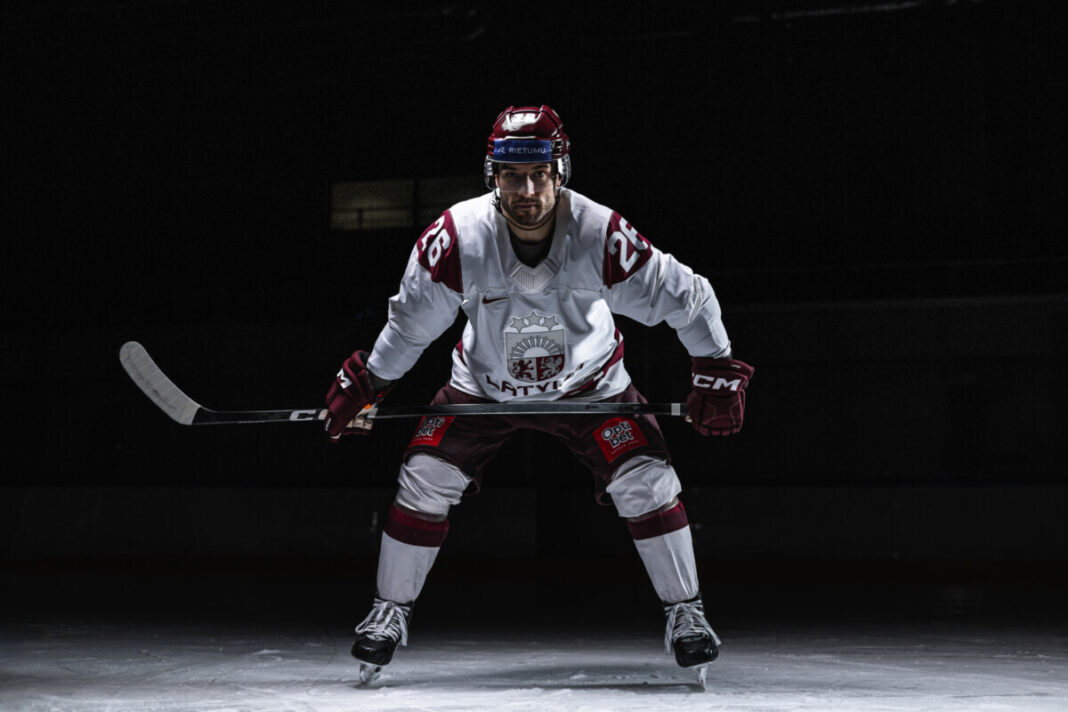 Latvijas hokeja izlases spēļu formas, kurās komanda startēs 2026. gada ziemas olimpiskajās spēlēs Milānā un Kortīnā.Foto: Pāvels Tribuncovs