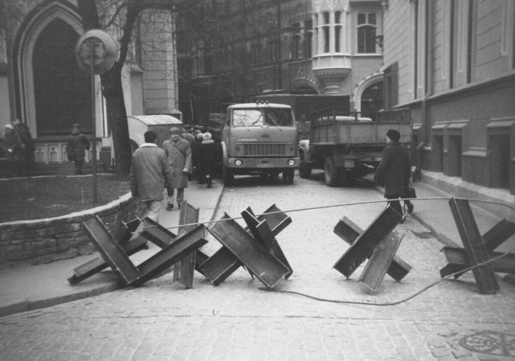 Barikādes Rīgā. 1991. gada janvāris. Foto: Okupācijas muzejs