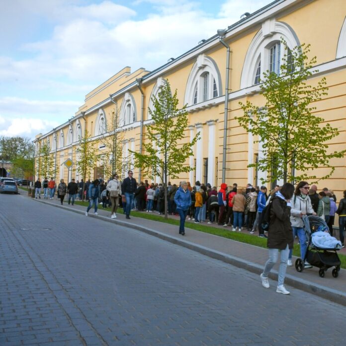 Vāc parakstus par vienotu Daugavpils cietokšņa ēku vizuālo tēlu. Foto: Inženieru arsenāls Vāc parakstus par vienotu Daugavpils cietokšņa ēku vizuālo tēlu. Foto: Inženieru arsenāls