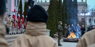 Barikāžu aizstāvju diena iepretim Daugavpils Universitātei. 2024. gada 20. janvāris. Foto: Anna Luīze Ruskule