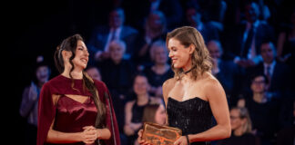 Pasaules čempiones pludmales volejbolā Tīna Graudiņa un daugavpiliete Anastasija Samoilova plūc laurus "Trīs Zvaigžņu balvā 2025". Foto: LOK