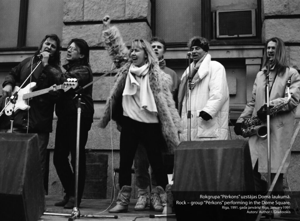 1991. gada barikāžu laiks Rīgā. Foto: 1991. gada barikāžu muzejs