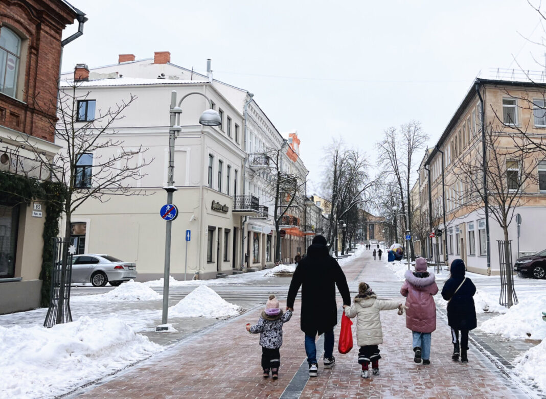 Daugavpils dome noraida inicitiatīvu par bezmaksas ēdināšanu 5.–12. klašu skolēniem no daudzbērnu ģimenēm Daugavpils dome noraida inicitiatīvu par bezmaksas ēdināšanu 5.–12. klašu skolēniem no daudzbērnu ģimenēm. Foto no Chayka.lv arhīva