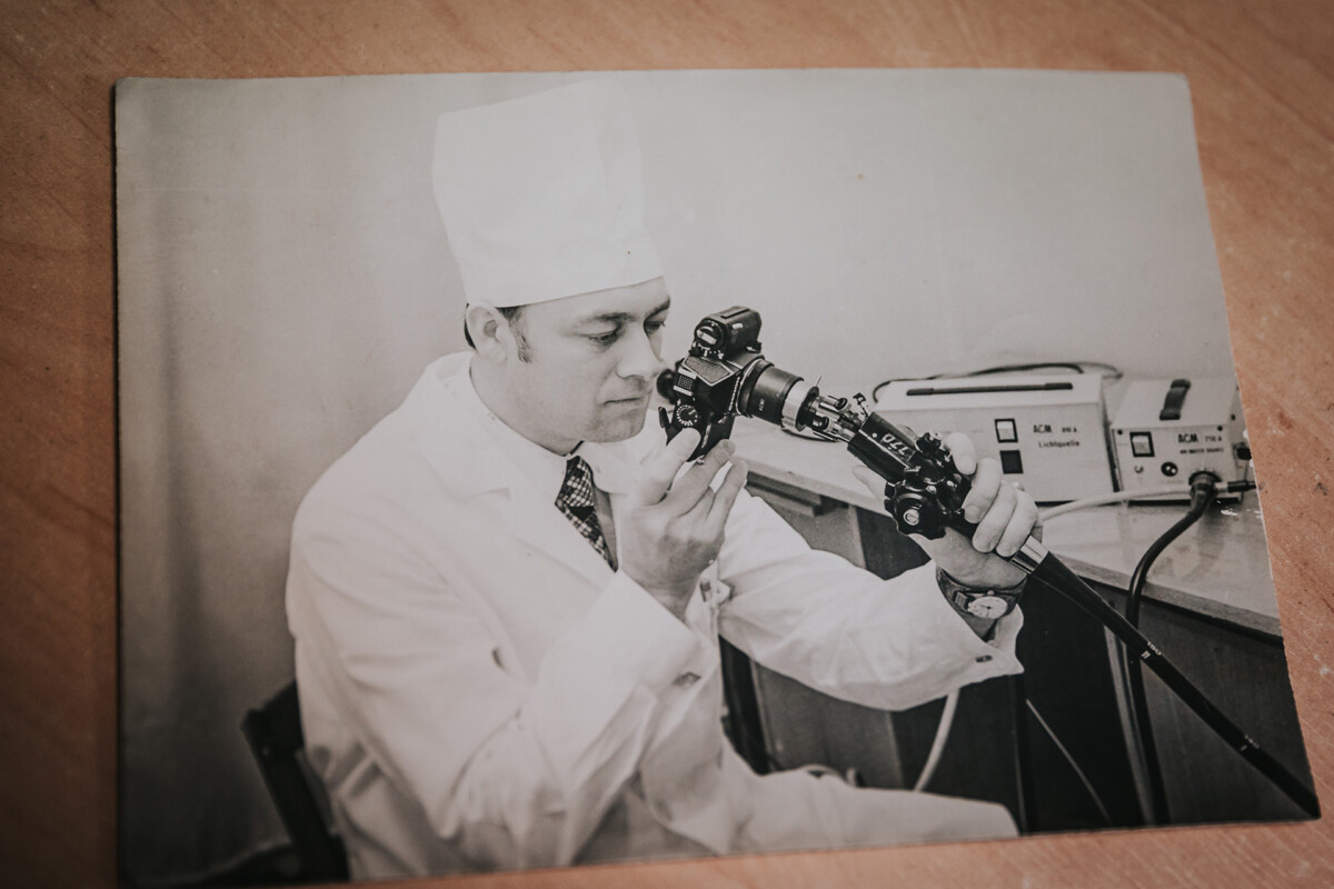 Nikolajs Škuts 40 gadus strādāja medicīnā, bija ķirurgs–onkologs. Foto no Nikolaja ģimenes arhīva