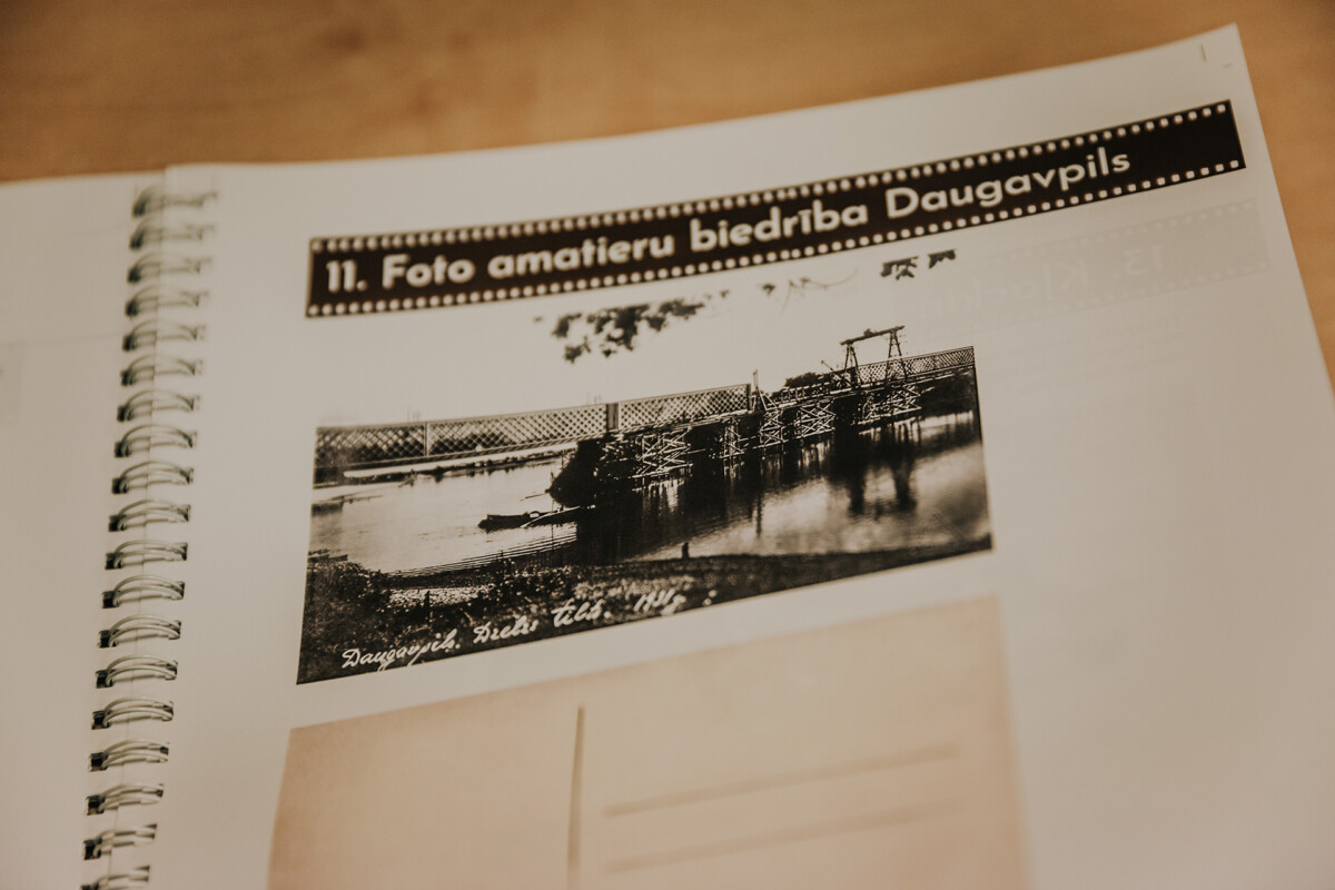 Nikolaja Škuta grāmata “Fotogrāfi Daugavpilī 1920–1940”. Foto: Irina Maskalenko