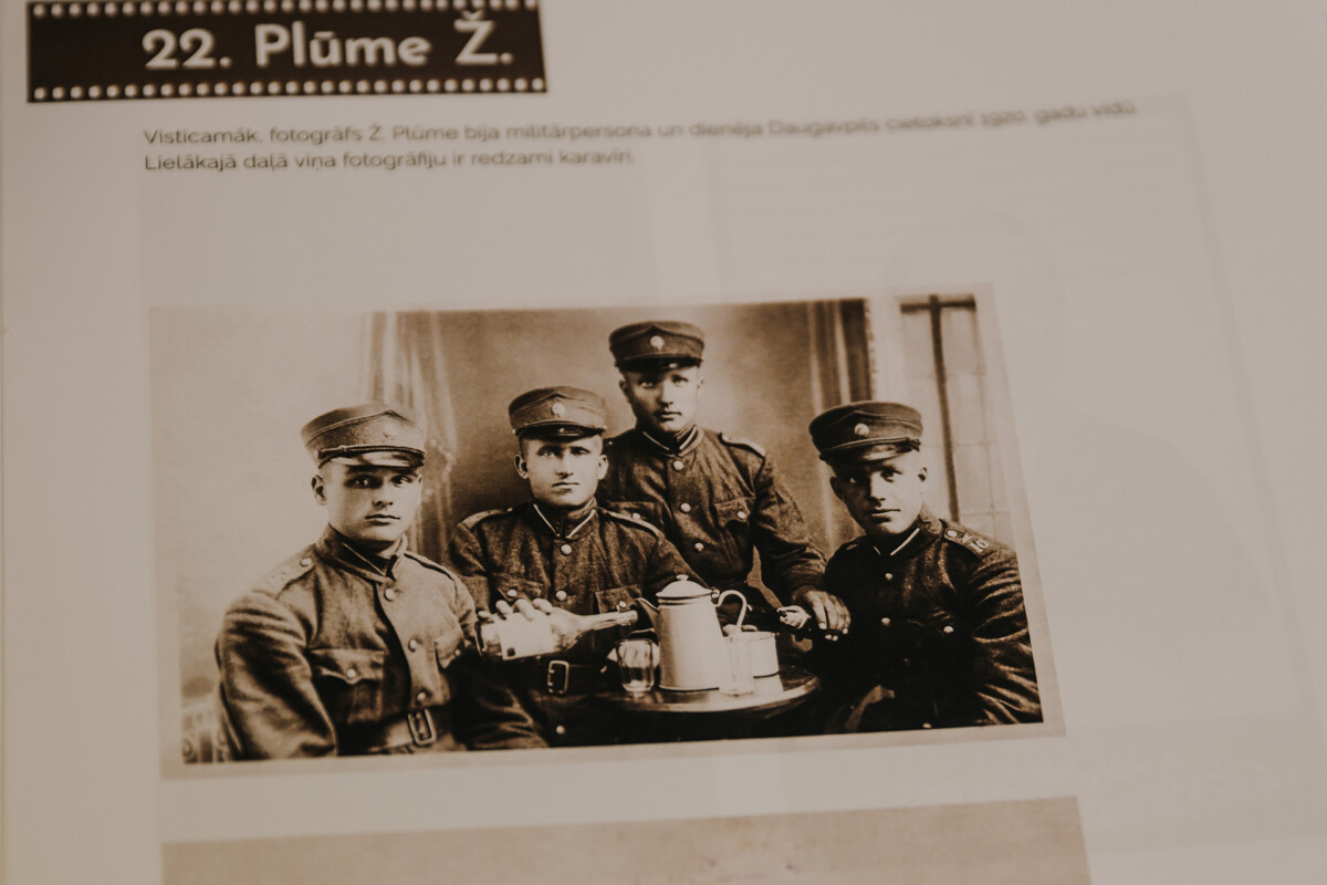 Nikolaja Škuta grāmata “Fotogrāfi Daugavpilī 1920–1940”. Foto: Irina Maskalenko