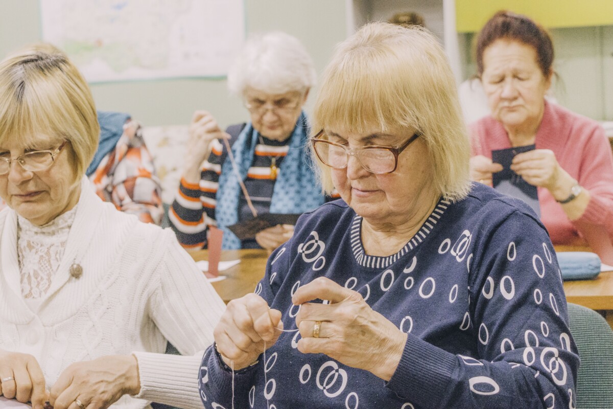 Ņina Gulbinska Krāslavas Senioru skolā. 2025. gada 4. decembris. Foto: Jevgēnijs Ratkovs