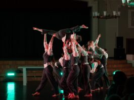 Efera dance studio izrāde "Iededz savu gaismu". Foto: V13 / Facebook