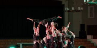 “Iededz savu gaismu” — 6. un 7. februārī kultūrtelpā V13 notiks laikmetīgās dejas izrāde Efera dance studio izrāde "Iededz savu gaismu". Foto: V13 / Facebook