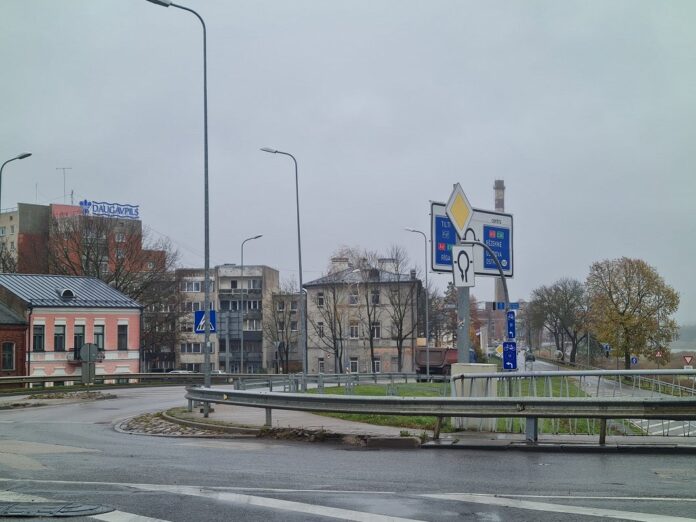 Pašvaldībām būs jāmaina zīmes ar agresorvalstu nosaukumiem – Daugavpilī tādas ir sešas. Foto: Dinija Jemeļjanova / Latvijas Televīzija