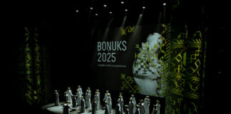 Pasniegti “Boņuki 2025”: mūža balva Rutai Cibulei, divi apbalvojumi aizceļo arī uz Daugavpili Latgaliešu kultūras gada balvas "Boņuks" pasniegšanas ceremonijā godināti desmit spilgtākās kultūras personības un notikumi. Foto: Anna Paula Kuzņecova/Latgales vēstniecība GORS