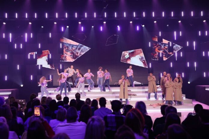 Preiļu Purpura koris_main Preiļu purpura koris "Koru karu" trešajā koncertā. Foto: TV3