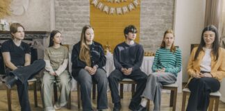 Projekta "DiscoverEU Inclusion" dalībnieki stāsta par saviem piedzīvojumiem. Foto: Jevgeņijs Ratkovs