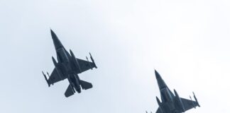 NATO iznīcinātāji pirmo reizi notrieca dronu virs Latvijas. Papildināts NATO iznīcinātāji. Foto: Latvijas armija / Facebook