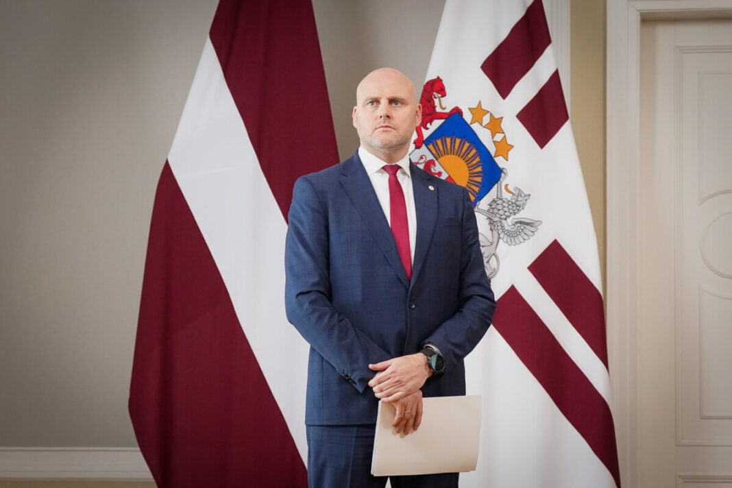 Andris Kulbergs iepazīstina ar jauno Ministru kabinetu. Foto: Ilmārs Znotiņš / Valsts prezidenta kanceleja