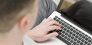 Daugavpilī notiks apmācības programmēšanā ar mākslīgā intelekta palīdzību jeb “vibe coding”