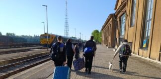 “Bez Umkas nebrauksim.” 64 stundu ceļš, ko ukraiņu bēgļi mēro līdz drošībai, ar pieturvietu Daugavpilī