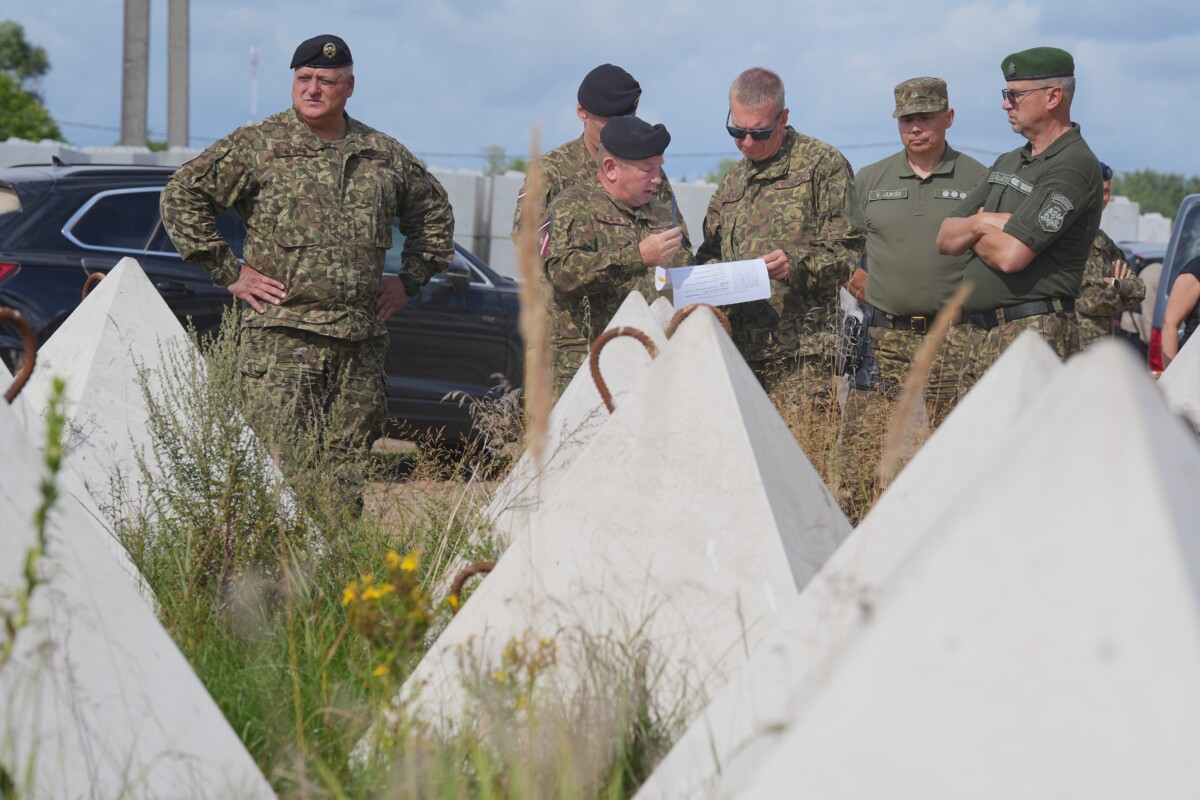 Latvijas Valsts prezidenta Edgara Rinkēviča Latvijas – Baltkrievijas robežas apmeklējums. 2026. gada 17. augusts. Foto: Ilmārs Znotiņš, Valsts prezidenta kanceleja