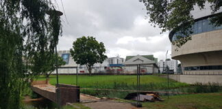 Tilts pie Daugavpils Olimpiskā centra, Stadiona ielā 1. 2026. gada jūlija beigas. Aculiecinieka foto