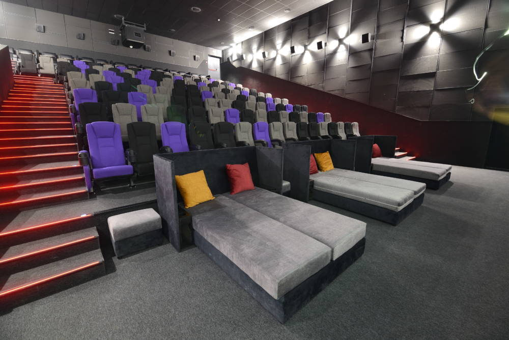 Dažādi “SKYLINE” kinoteātri Baltkrievijā. Foto: Новости Гомеля, SKYLINE Cinema