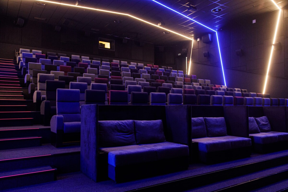 Dažādi “SKYLINE” kinoteātri Baltkrievijā. Foto: Новости Гомеля, SKYLINE Cinema