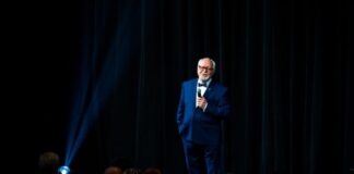 “Mans draugs Jānis Streičs”. Režisora 90. jubilejai top mūzikas albums un koncertuzvedums Jānis Streičs savā 80 gadu jubilejā Latgales vēstniecībā GORS. 2016. gada 1. oktobris. Foto no Latgales vēstniecības GORS arhīva / organizatoru publicitātes foto