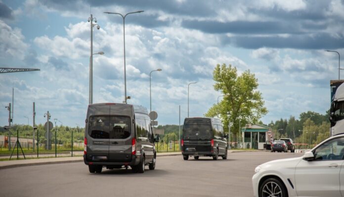 Pāternieku robežpunkts atsācis darbu. Valdība pagaidām nelems par tā slēgšanu. Foto: Valsts robežsardze Pāternieku robežpunkts atsācis darbu. Valdība pagaidām nelems par tā slēgšanu. Foto: Valsts robežsardze