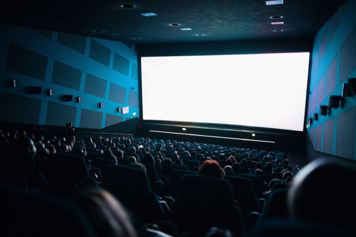 pexels-bence-szemerey-337043-7081182 21. augustā tirdzniecības centrā DITTON Daugavpilī apmeklētājiem durvis vērs jaunais kinoteātris STARLINE Cinema. Ilustratīvs attēls: pexels.com