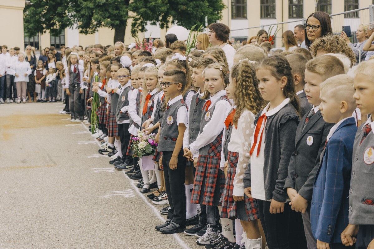 Zinību diena Daugavpils Zinātņu vidusskolā. 2026. gada 1. septembris. Foto: Jevgeņijs Ratkovs