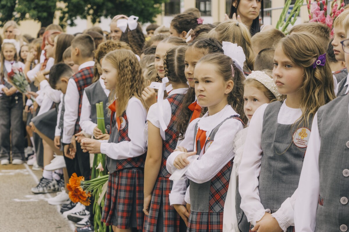 Zinību diena Daugavpils Zinātņu vidusskolā. 2026. gada 1. septembris. Foto: Jevgeņijs Ratkovs