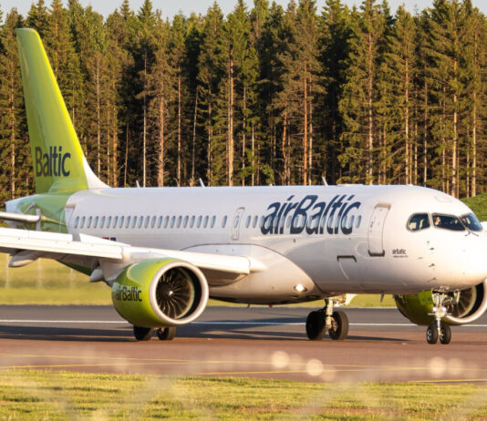 airBaltic sākusi finanšu saistību restrukturizāciju un vienojusies par 350 miljonu eiro finansējumu Latvijas aviokompānija airBaltic sākusi finanšu saistību restrukturizāciju ASV Chapter 11 procedūras ietvaros. Foto no aviokompānijas Facebook lapas